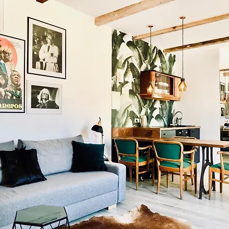 Klaus Kinski 아파트 *